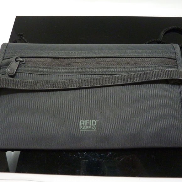 PACSAFE NWOT Phone Passport RFID Travel Accordion Wallet Wristlet GREY ORANGE - Picture 5 of 7
